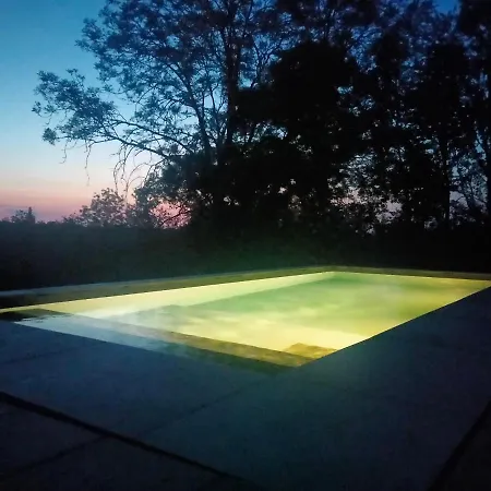 Vendégház La Canopee Des Arbres, Anna 4*
